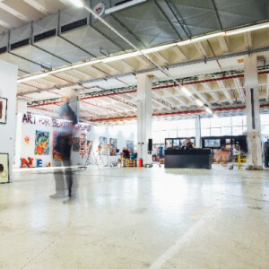 Long exposure di una magazzino industriale.