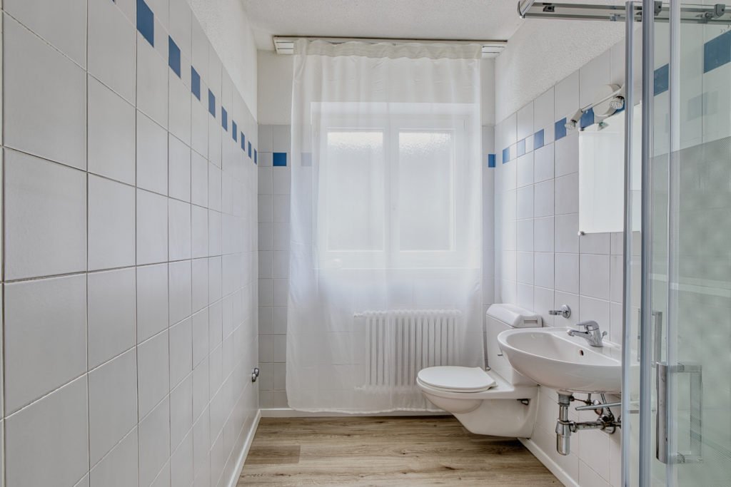 Tour virtuale bagno con cabina doccia